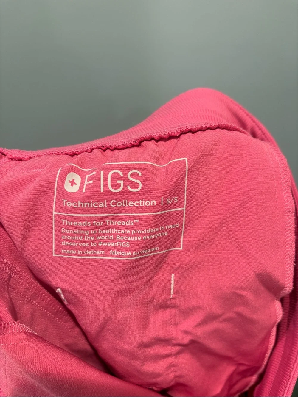 Figs Men's Cargo Pants in F’ing Pink